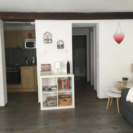 Au Coeur De La Petite Venise Apartment